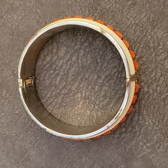 Vtg Mid-Century Atomic Enamel Brass Chunky Clamper Bangle Castlecore Bracelet - Picture 6 of 7